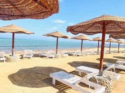 1-Zimmer-Wohnung in der Wohnanlage Fanadir Bay mit privatem Strand und Swimmingpool