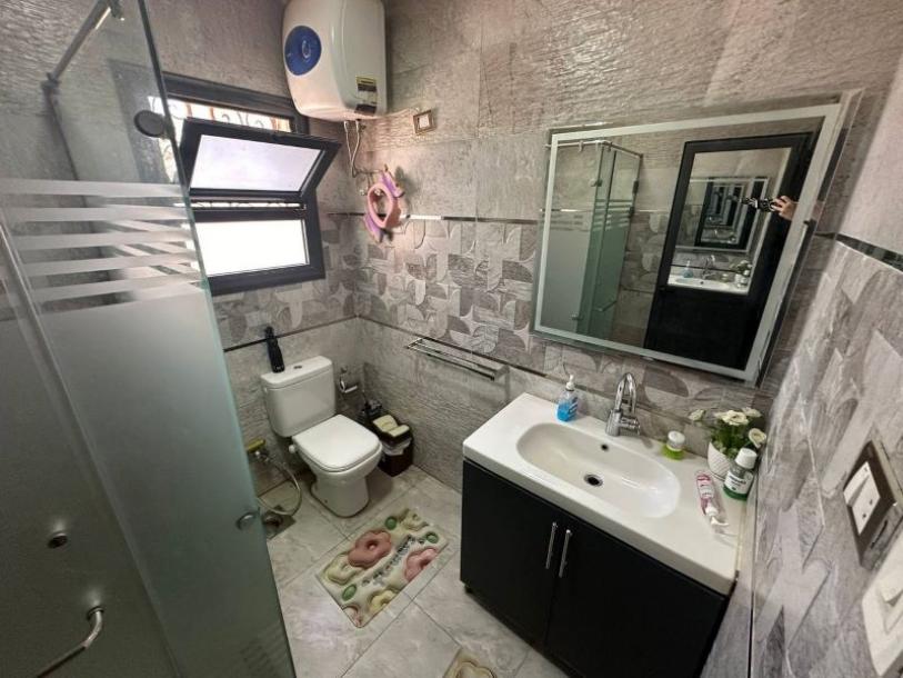 Helle, gemütliche zweistöckige Villa mit Terrasse und Garten im Gebiet Mubarak 2-8