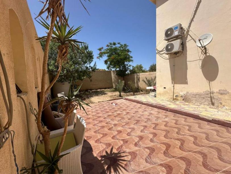 Helle, gemütliche zweistöckige Villa mit Terrasse und Garten im Gebiet Mubarak 2-10