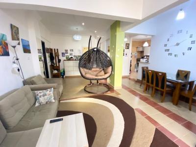 Wohnung mit 3 Schlafzimmern und Garten im Bezirk Magawish