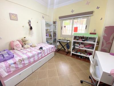 Wohnung mit 3 Schlafzimmern und Garten im Bezirk Magawish