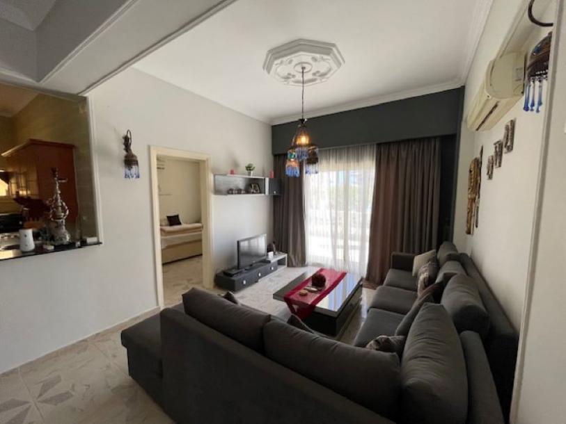 Geräumige Wohnung mit 2 Schlafzimmern im Bezirk Mubarak 7 im perfekten Zustand-3