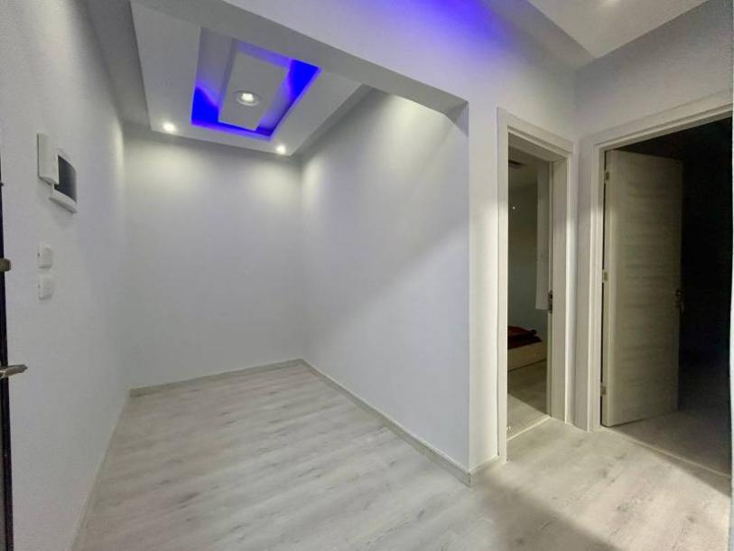 Gemütliche, renovierte 1-Zimmer-Wohnung im Erdgeschoss eines Wohngebäudes im Gebiet Mubarak 2-8