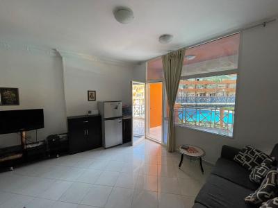 Geräumige 2-Zimmer-Wohnung in einer Wohnanlage mit Swimmingpool