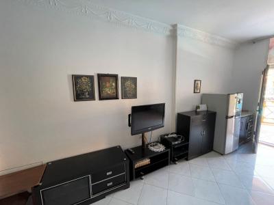 Geräumige 2-Zimmer-Wohnung in einer Wohnanlage mit Swimmingpool