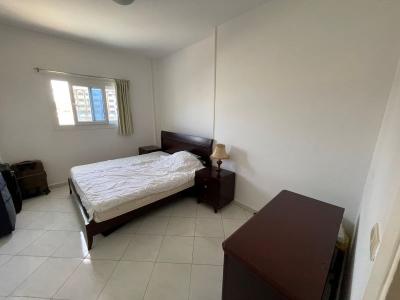 Geräumige 2-Zimmer-Wohnung in einer Wohnanlage mit Swimmingpool