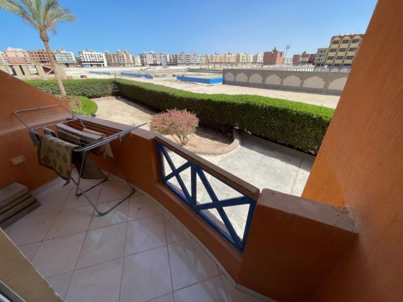 Geräumige 2-Zimmer-Wohnung in einer Wohnanlage mit Swimmingpool-11