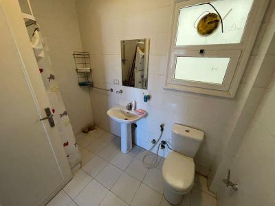 Geräumige 2-Zimmer-Wohnung in einer Wohnanlage mit Swimmingpool