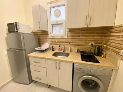 1-Zimmer-Wohnung in einem Wohnhaus im Norden Hurghadas