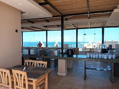 Zwei brandneue, möblierte Studios in einer Anlage mit privatem Strand und Wasserpark